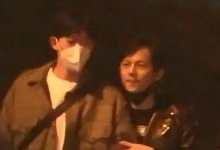 何炅娱乐圈吃瓜爆料视频,一场吃瓜爆料的真实盛宴  第1张